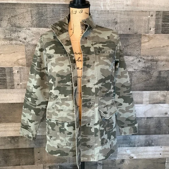 Universal Thread Camouflage Jacket - Picture 4 of 15